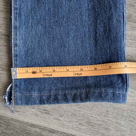 Levi's 501 Straight Fit Med Wash Fly Button Jeans - Picture 15 of 15